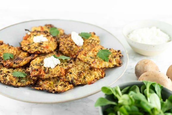 Hüttenkäse-Taler aus dem Dampfgarer.