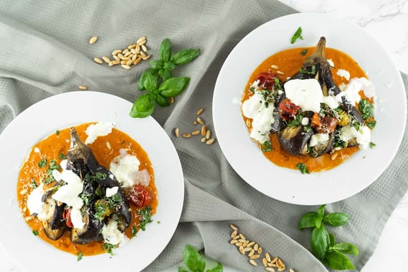 Auberginen mit Tomaten und Burrata aus dem Dampfgarer.