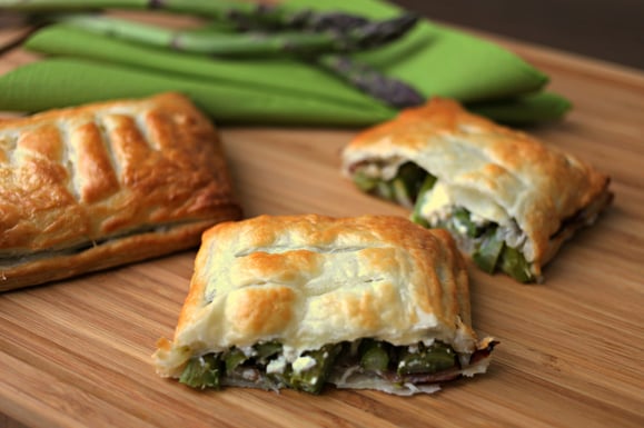 Bild zum Rezept für Steamer und Dampfgarer: Spargel-Strudel mit Rohschinken.