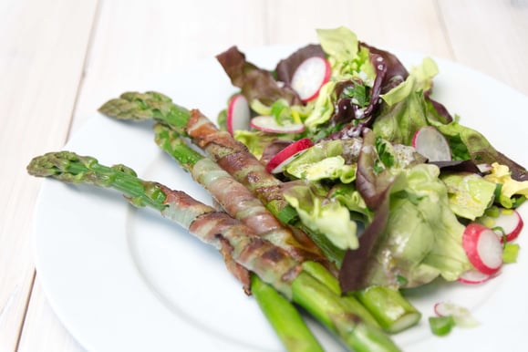 Spargeln im Speckmantel aus dem Dampfgarer.