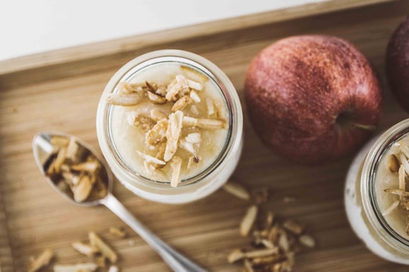 Apfelmus-Zimtcreme-Schichtdessert aus dem Dampfgarer.