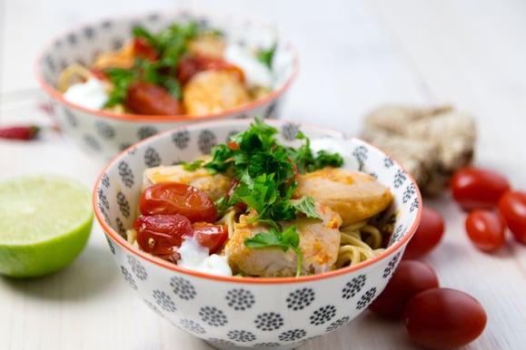 Steamhaus - Rezept für Kombi-Steamer und Dampfgarer: Asia-Nudeln mit Chili-Rhabarber Poulet.