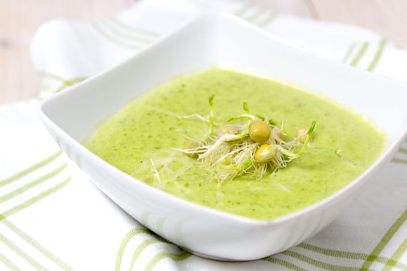 Erbsensuppe aus dem Dampfgarer.