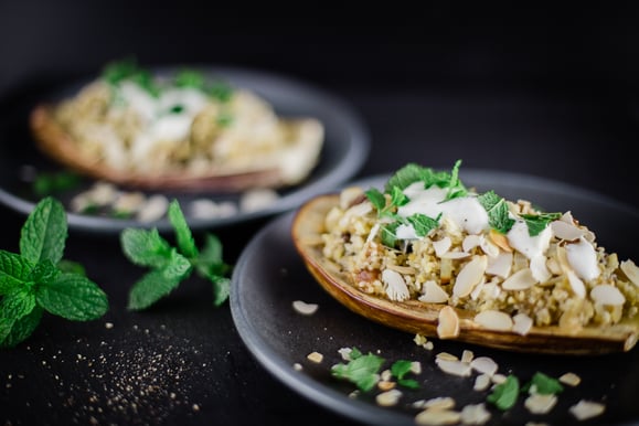 Gefüllte Aubergine mit Couscous aus dem Dampfgarer.