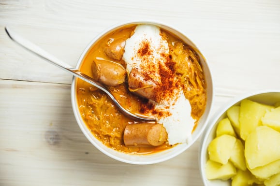 Bild zum Rezept für Steamer und Dampfgarer: Gulasch mit Wienerli.