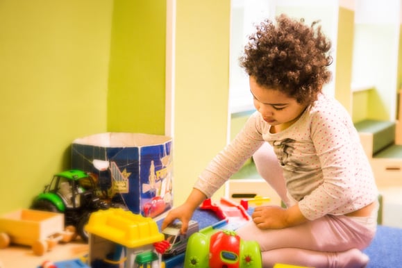 mädchen-im-vinco-heilpädagogischer-kindergarten-vielfalt