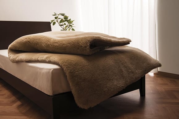 西川のムートンシーツ 極上の寝心地を体感 / スリープキューブ和多屋