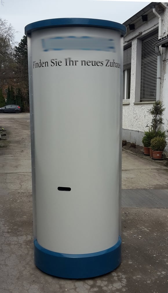 Gestaltung und Herstellung einer Litfaßsäule (Design: Boje als bombianders)