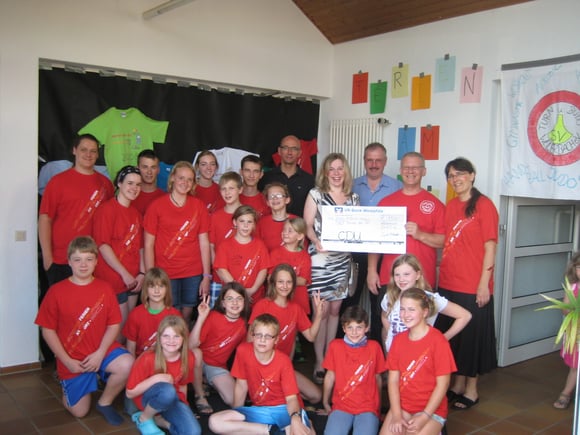 Teilnehmer der Freizeit mit Ihren Betreuern, sowie die CDU Vorsitzende Cornelia Blauth und die Vorstandsmitglieder Nick Obry (stellv. Vorsitzender) und Uwe Weber