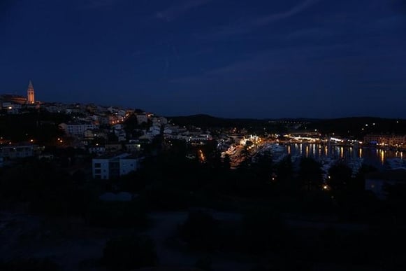 freaky travel, Reisen, TOP 5, Kroatien, Vrsar, Soca Tal, Tour, Toptipps, Camping, Wohnwagen, Ausblick, Sonnenuntergang, Abend, Ruhe, Berg, Tal, Grün, Wald