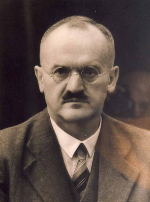 Oskar (1880-1944), Bild von Oskar im Hauptbüro, etwa von 1935.