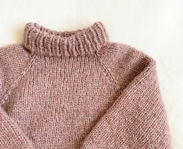  ▲デンマークで初めて編んだニット。