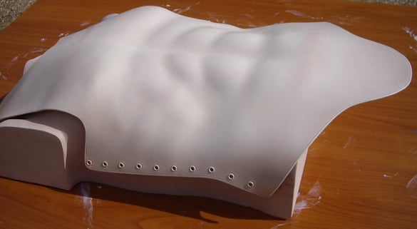 Plastron de spectacle après teinture