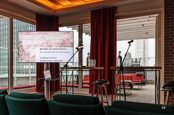 Für den Autor Michael C. Bienert ist alles vorbereitet.