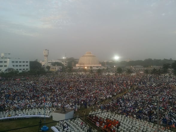 2017年の改宗記念式典の様子