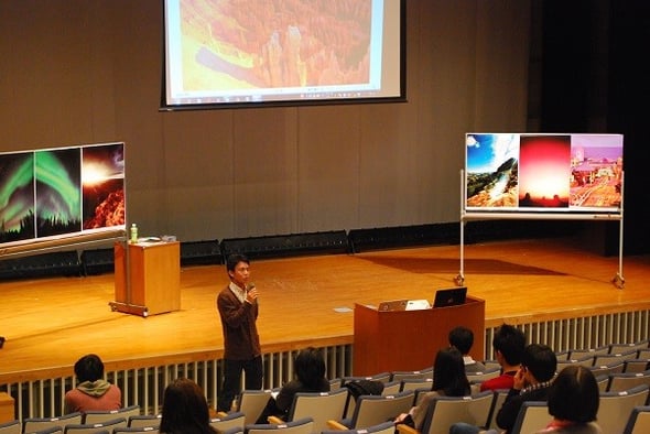 新造くん。講演前のあいさつ