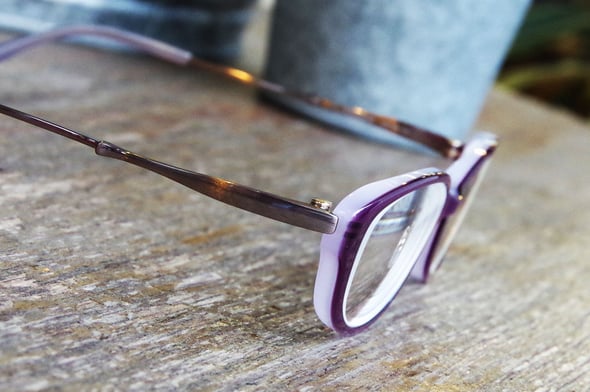 およそ-13.00DのI様のPutri。レンズとフレームの組み合わせでレンズがはみ出る事無く出来あがり。