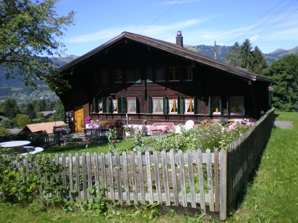 Chalet Hubel Gstaad im Schnee gebettet - Ruhe und Erholung garantiert!