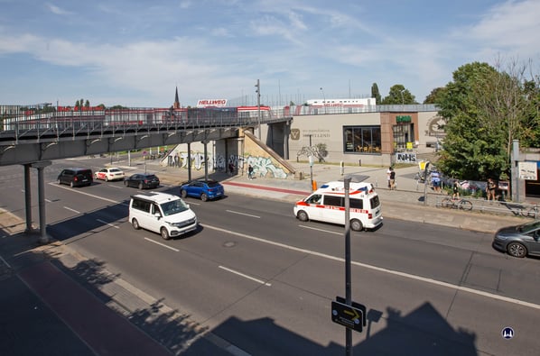 1. Etage. Blick zur vollständig restaurierten Brücke 5 (die ehem. Brücke der Dresdner Bahn ist die älteste im Bereich der Yorckbrücken).