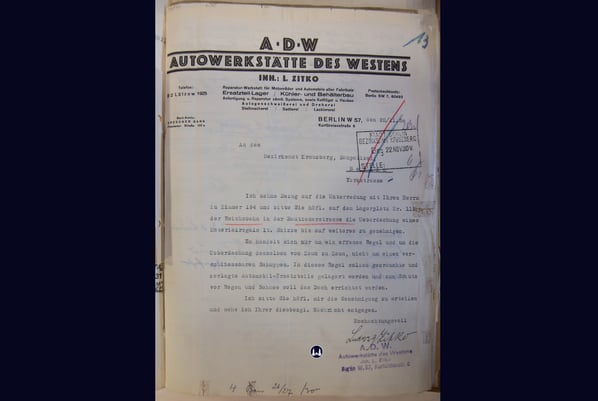 Brief vom 22.11.1930 mit der Unterschrift Ludwig Zitkos, in dem er um Erteilung einer Bauerlaubnis zur Errichtung eines Regals auf dem Gütergelände an der Yorckstraße für gebrauchte Autoersatzteile bittet. 