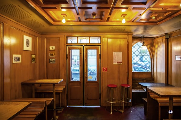 Stadtklause Bernburger Straße. Erster Gastraum.