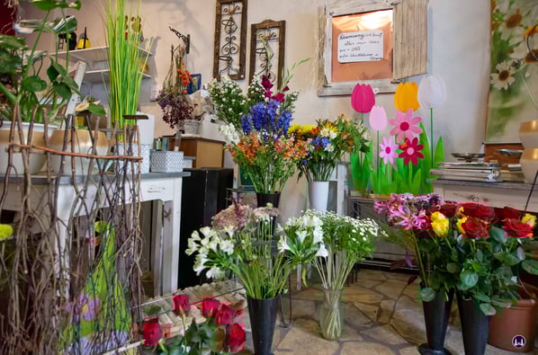 Es gibt so diese Dinge, die einem gleich beim betreten eines Geschäftes auffallen. Hierzu gehören die einst typischen Bruchsteinplatten aus den 1950er Jahren.