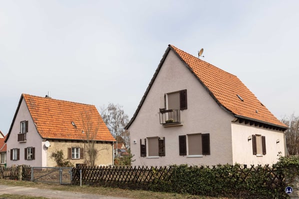 Zum Abbruch bestimmt:die ge bäude Karl - Liebknecht - Straße 98 und 100.