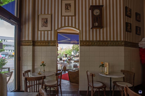 ..und trotz des eher kleinen Ladens gibt es auch bei Frau Behrens Torten in Friedenau ein gemütliches Eckchen für jeden...