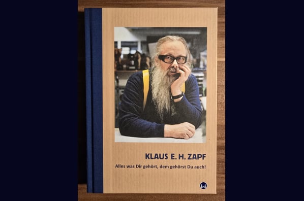 Lothar Uebels Biographie über den bekannten Umzugsspediteur Klaus E. H. Zapf, dessen Firma lange Zeit in der Köpenicker Straße in Kreuzberg beheimatet war.