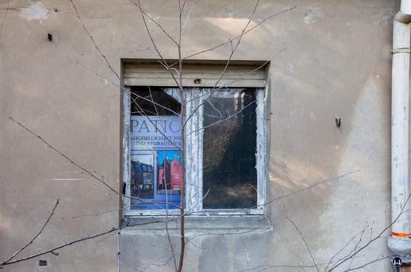 Seit Jahren weist ein Bauschild auf letzte Sicherungsmaßnahmen im Gebäude hin. Ob es je zu einer umfassenden Rekonstruktion kommen wird?