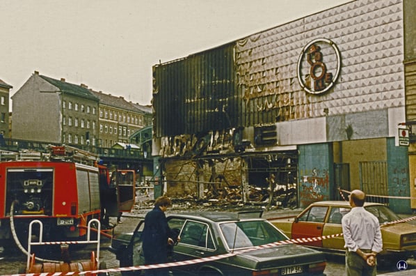 Der Bolle - Supermarkt während der Löscharbeiten.
