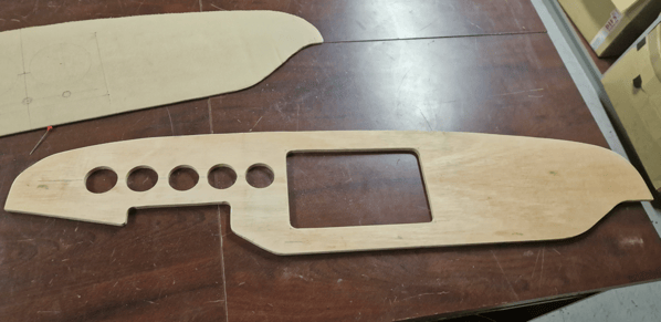 Fabrication du tableau de bord de la Spartan