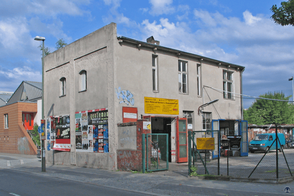 Garagenwerkstatt an der Schöneberger Straße.
