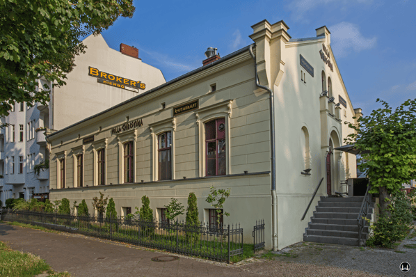 Alter Gutshof Freiberg, Alt-Mariendorf in Berlin. Ansicht vom Mariendorfer Damm.