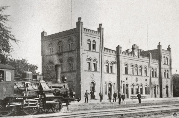 Die Königliche Militär-Eisenbahn. Foto des Militärbahnhofs Schöneberg von 1910.