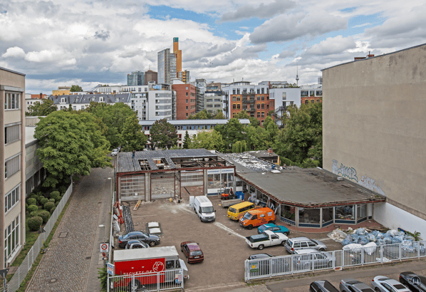 Berlin Mitte Lützowstraße. Michael Pötschke Autowerkstatt. Abriß