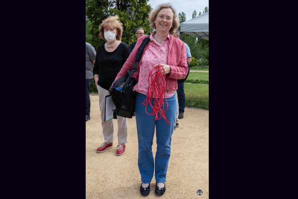 Ehemaliges Restaurant Wilhelm Freiberg Berlin - Mariendorf. Bezirksstädträtin Christiane Heiß nach Durchtrennung der "Roten Kordel".