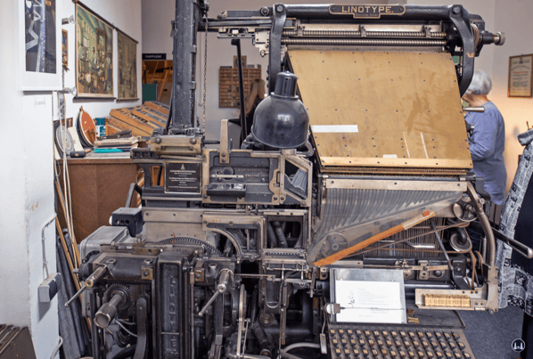 Die alte Linotype Druckmaschine der Druckerei Müller.