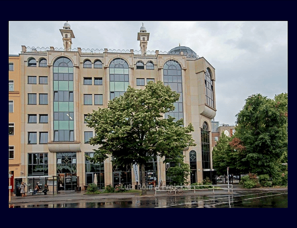 Die Moschee auf dem ehemaligen Bolle - Grundstück an der Skalitzer Straße