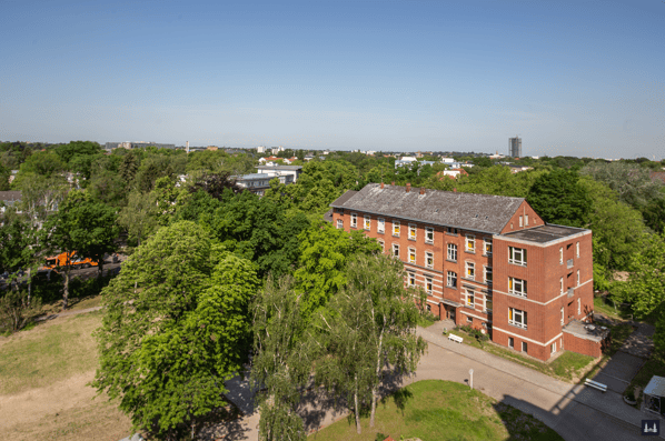 Die Kuranstalt Berolinum an der Lankwitzer Leonorenstraße. Blick auf das ehem. Haus für männliche Pensionäre vom Dach des Haus Leonore aus.