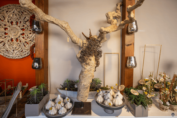 Das Tempelhofer Tivoli an der Friedrich - Karl - Straße. Dekoration des Blumenladens "Die Grüne Ecke.