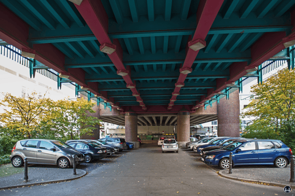 Brückenunteransicht der Joachim-Tiburtius-Brücke.