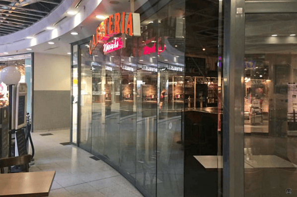 Die "Cafeteria Wernicke" in den Gropius-Passagen.