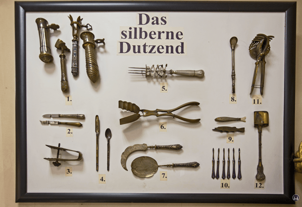 Bergemann Besteck- und Silberwaren. Berlin Lichterfelde West, Drakestraße. Alte Servierteile