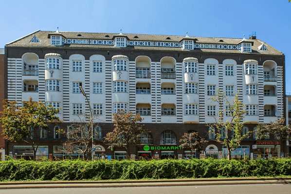 Bruno Taut Haus Berlin-Kreuzberg, Kottbusser Damm 2 -3. Heutiger Zustand. Gesamtansicht.