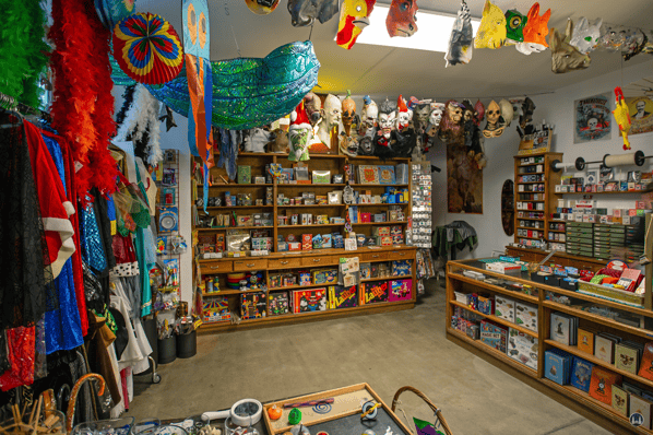  Der Zauberkönig in Berlin - Neukölln. Innenansicht des neuen Ladens in der Herfurthstraße.