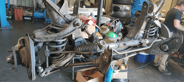 Train avant Ford du Roadster SPARTAN avant rénovation