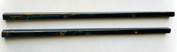 Spare wheel support bars that were rusting