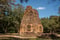 Im Gegensatz zu den viel "jüngeren" Angkor - Tempel (Sandstein) wurden diese Tempel mit gebrannten Ziegelsteinen erstellt.