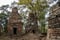 Wir fuhren zwei Stunden weiter. Dann besuchten wir eine weitere (UNSCO-geschützte) Tempelanlage; den Koh Ker Khmer-Tempel; Erbaut etwa 900 nCh.